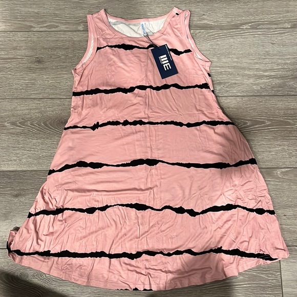 Dresses & Skirts - Sleeveless dress with pockets